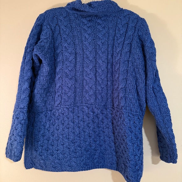 Cairraig Donn 100% merino wool cable knit cardigan blue made in Ireland - Picture 5 of 6